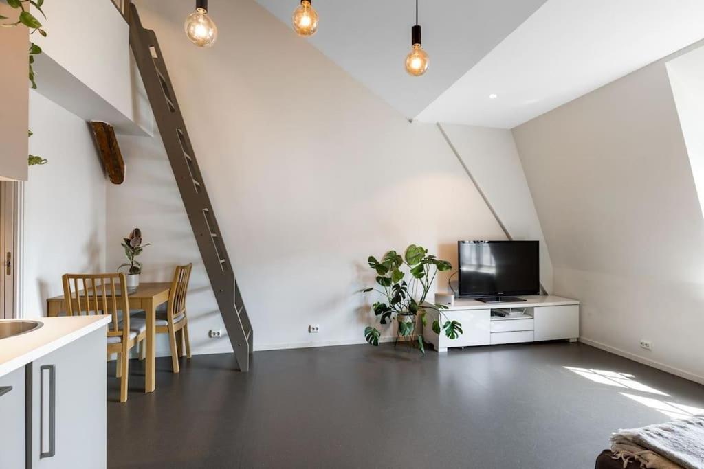 1-Roms Toppleilighet Pa Tangen/Bystranda Apartment คริสเตียนซานด์ ภายนอก รูปภาพ