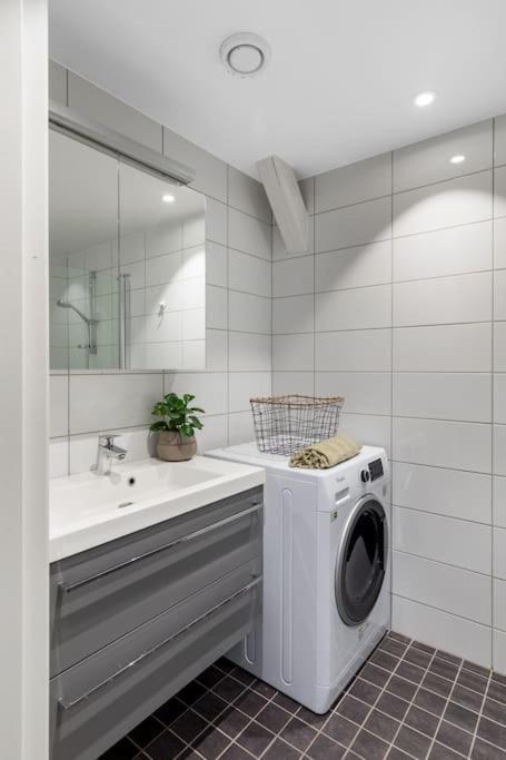 1-Roms Toppleilighet Pa Tangen/Bystranda Apartment คริสเตียนซานด์ ภายนอก รูปภาพ